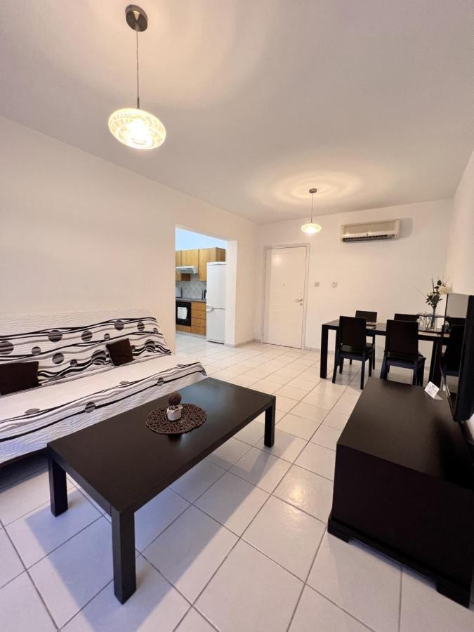 Iris Village Paphos Extérieur photo