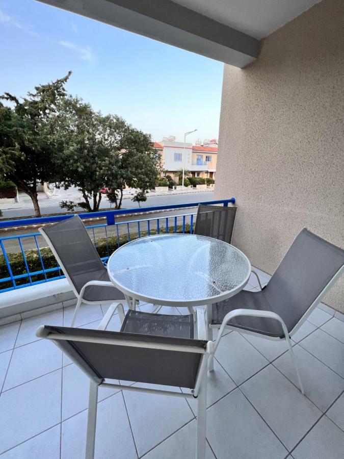 Iris Village Paphos Extérieur photo