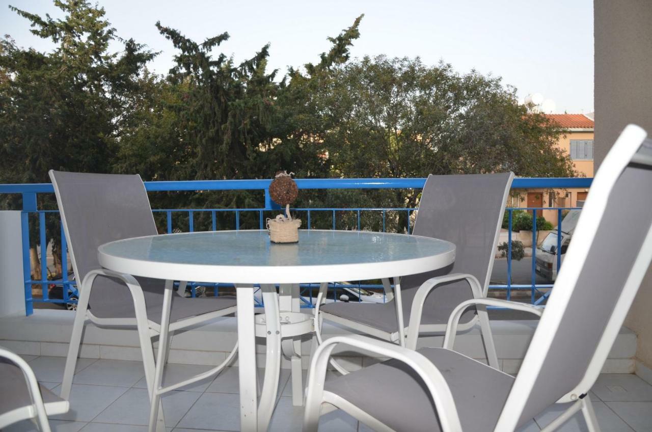 Iris Village Paphos Extérieur photo