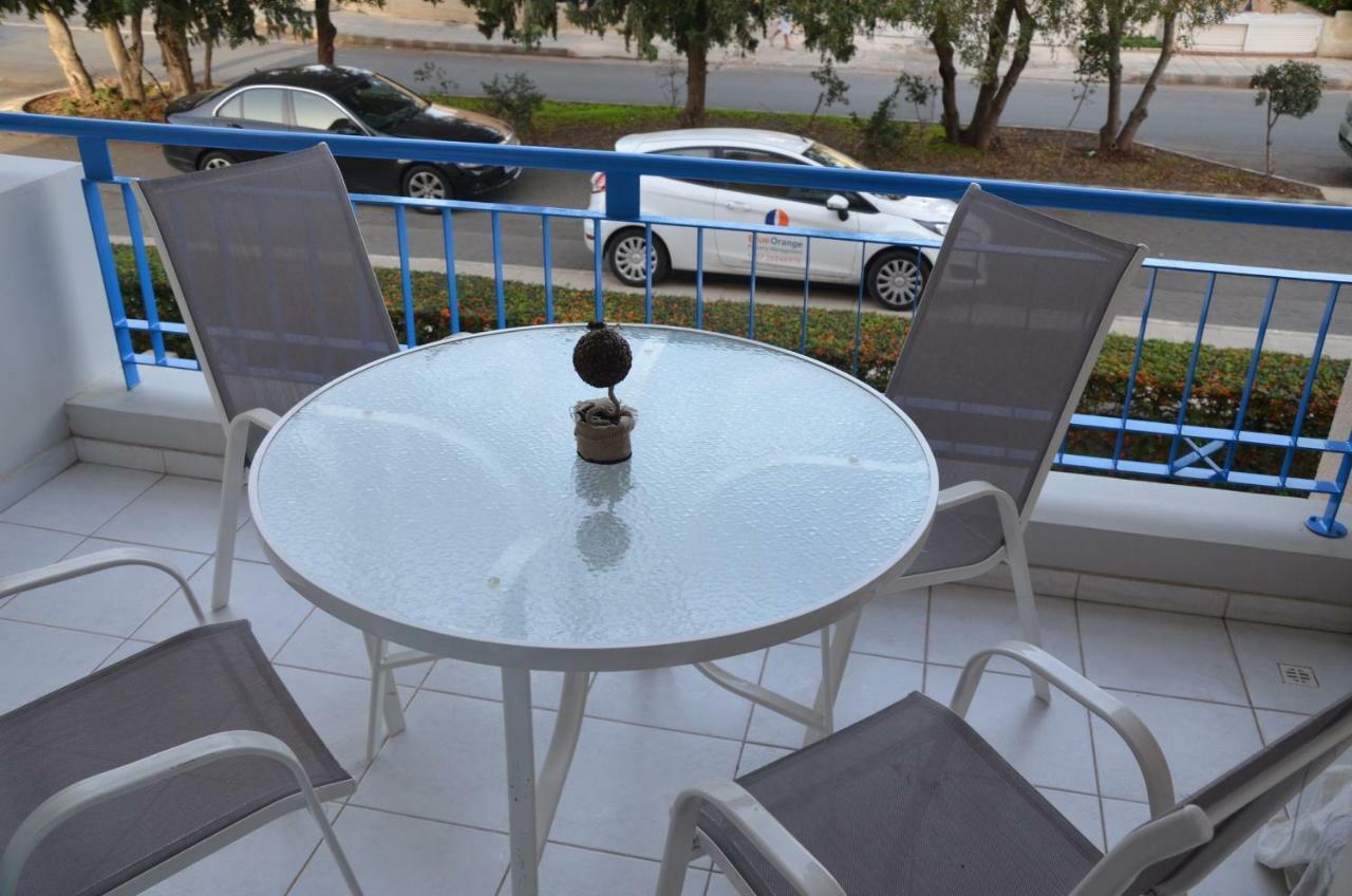 Iris Village Paphos Extérieur photo