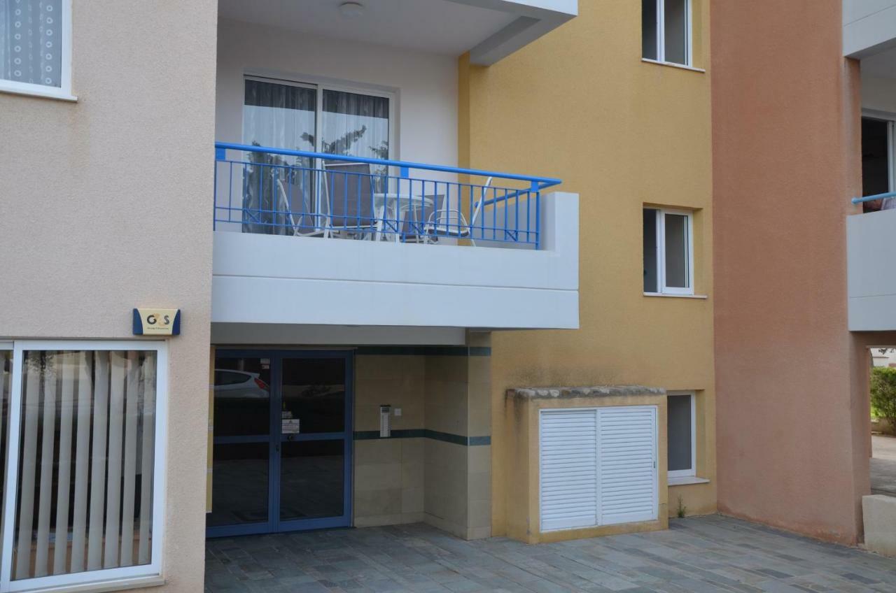 Iris Village Paphos Extérieur photo