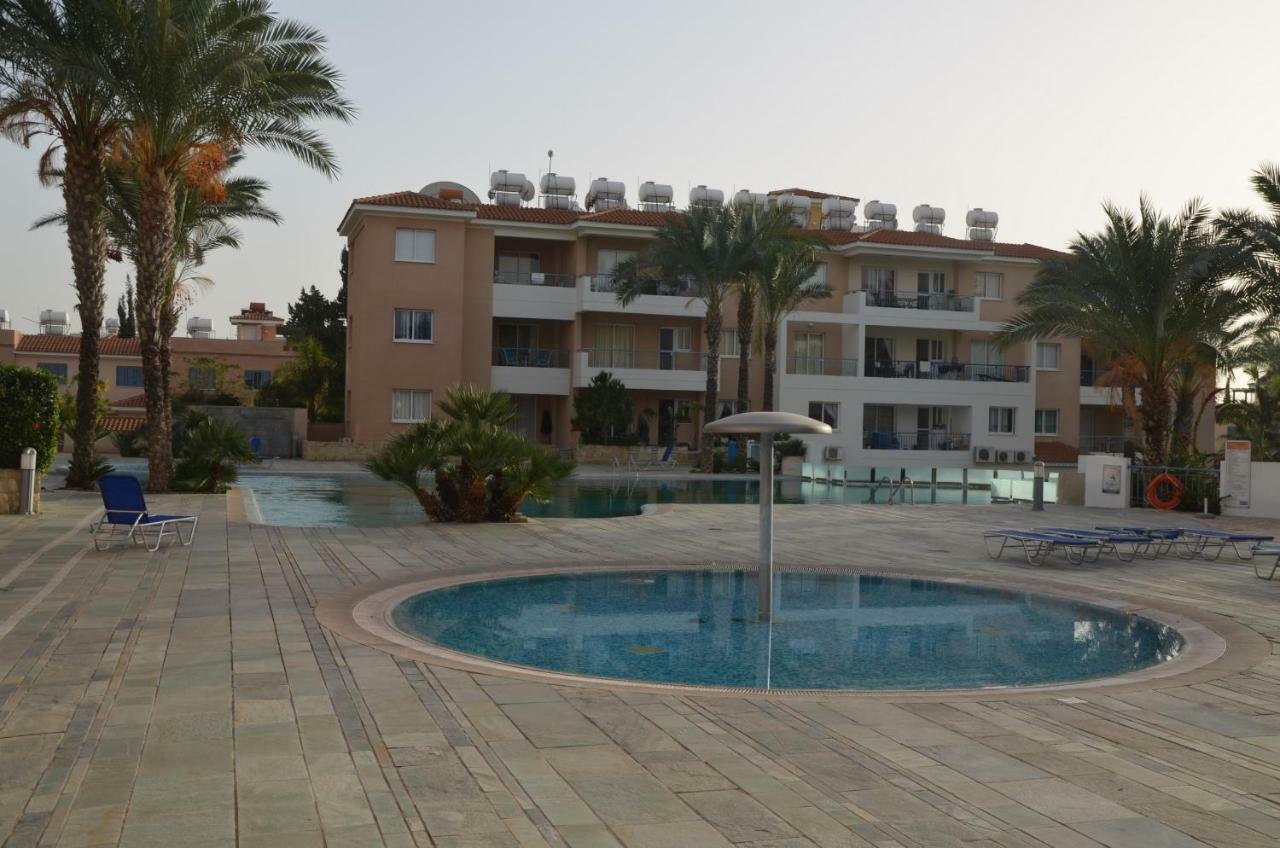 Iris Village Paphos Extérieur photo